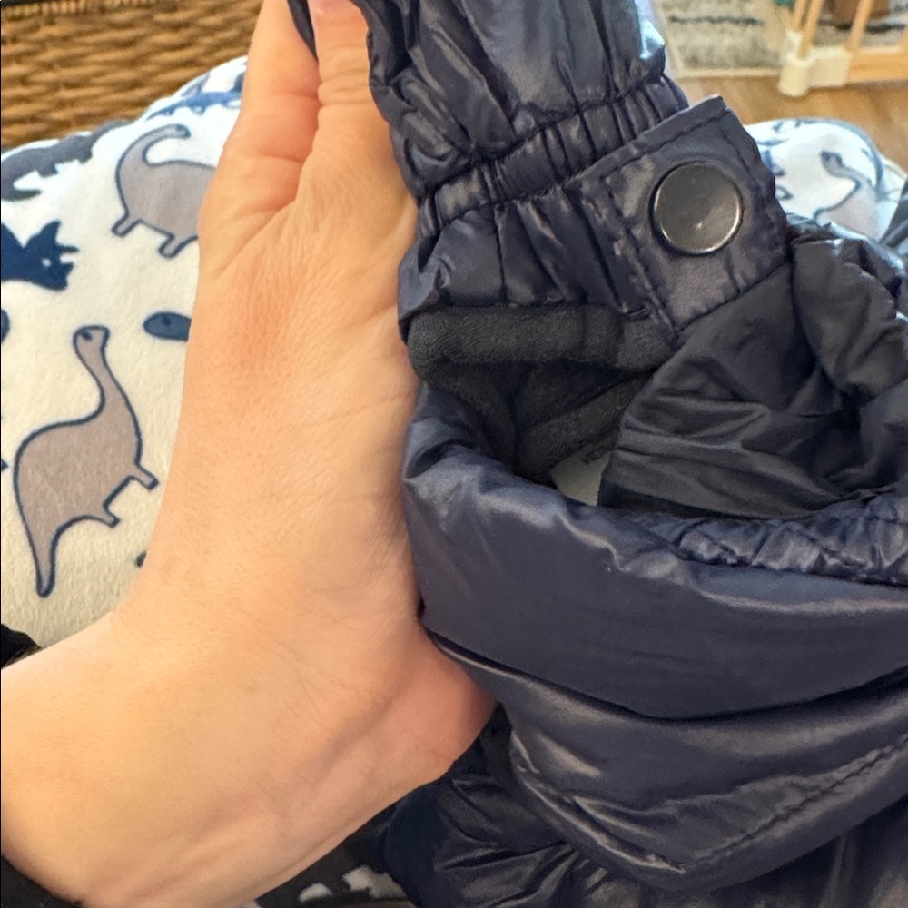 RALPH LAUREN HOODED DOWN
SNOW SUIT size 9 m with detachable footies and mittens - Picture 9 of 11